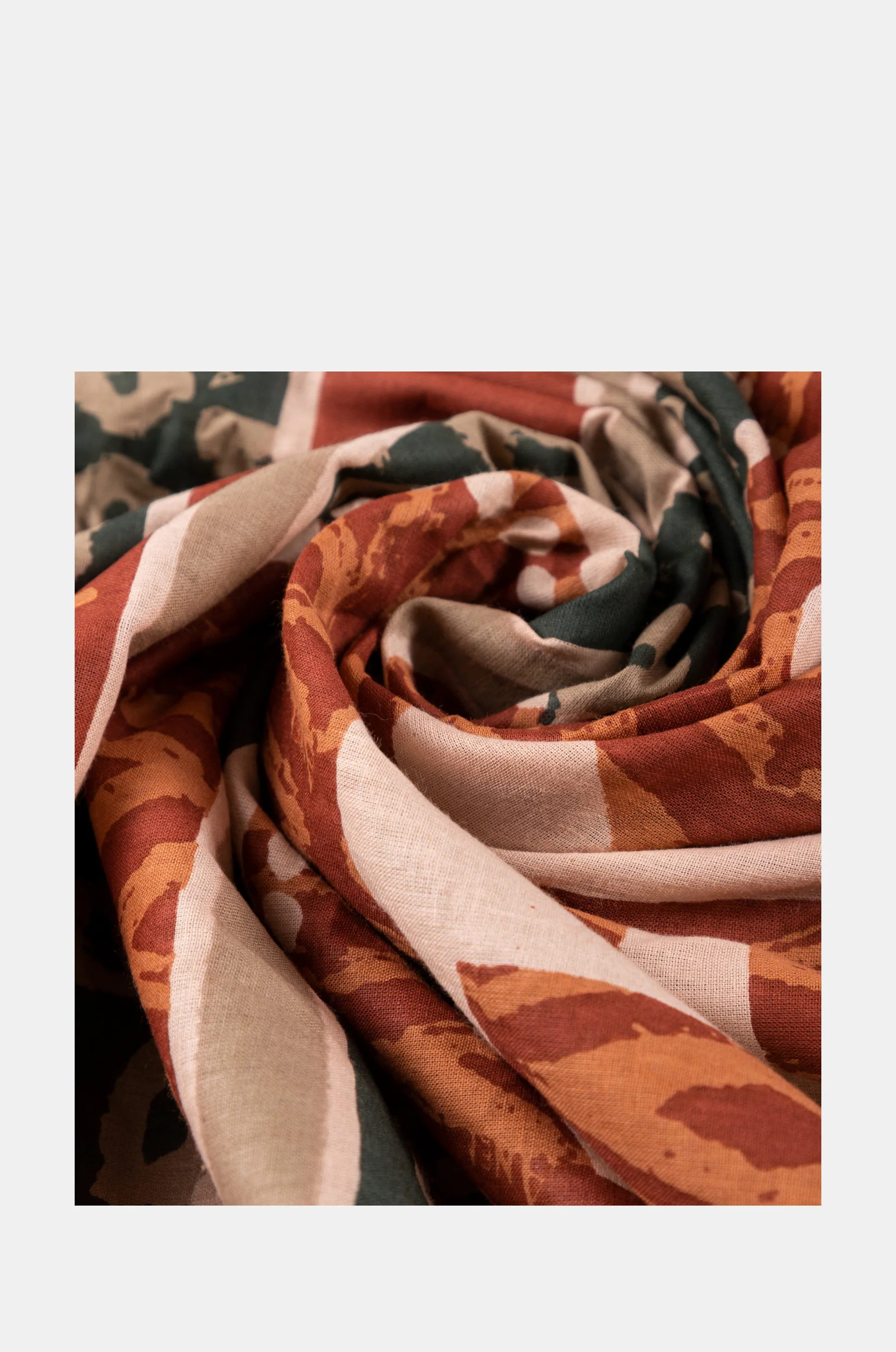 Amazonia Leopard Print Beach Tail - Image 4