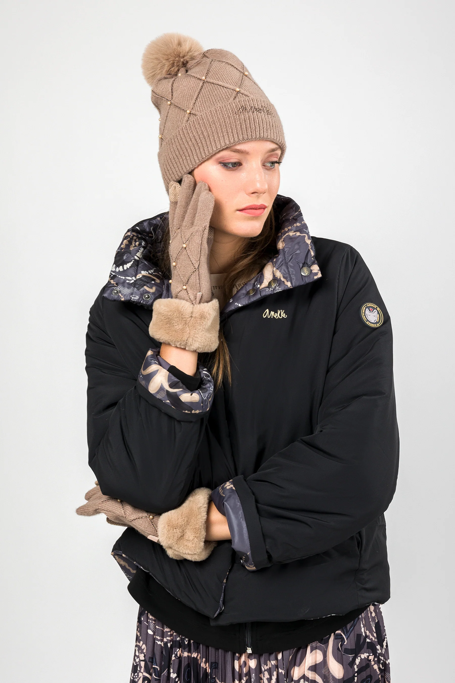 Gants en maille beige avec applications - Image 4