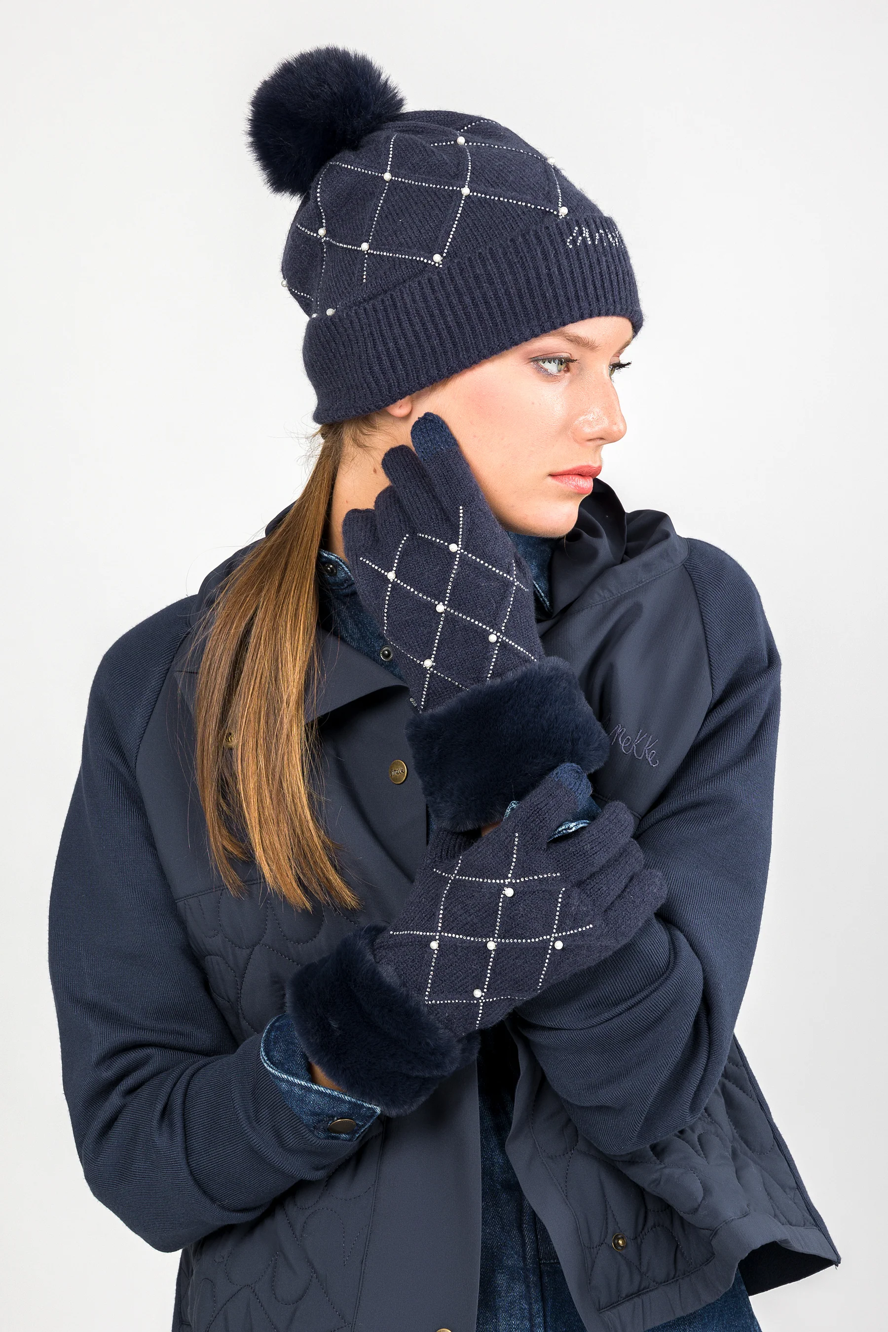 Gants en maille noir avec applications - Image 2