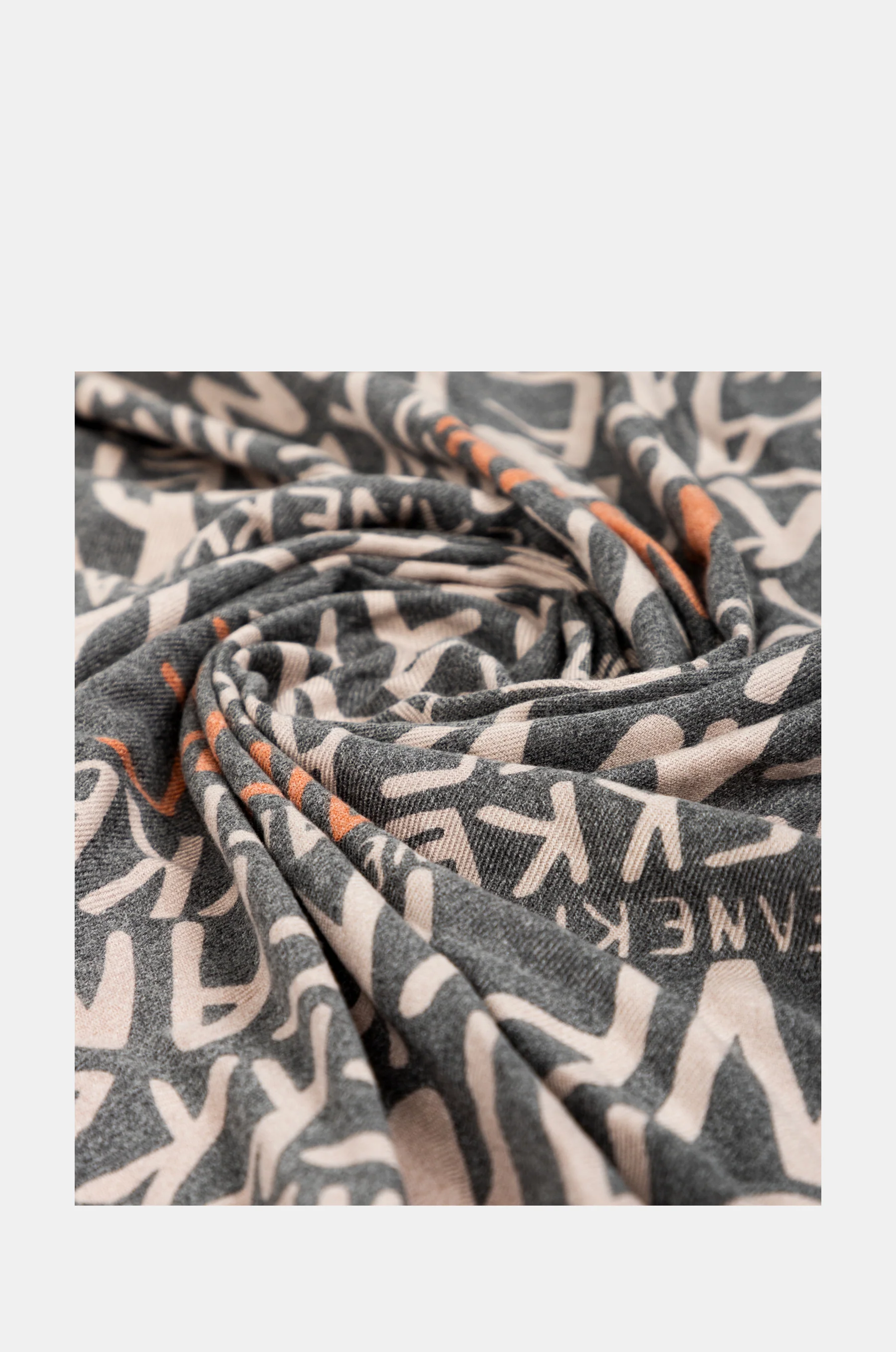 Pashmina Logo Brown - Image 4