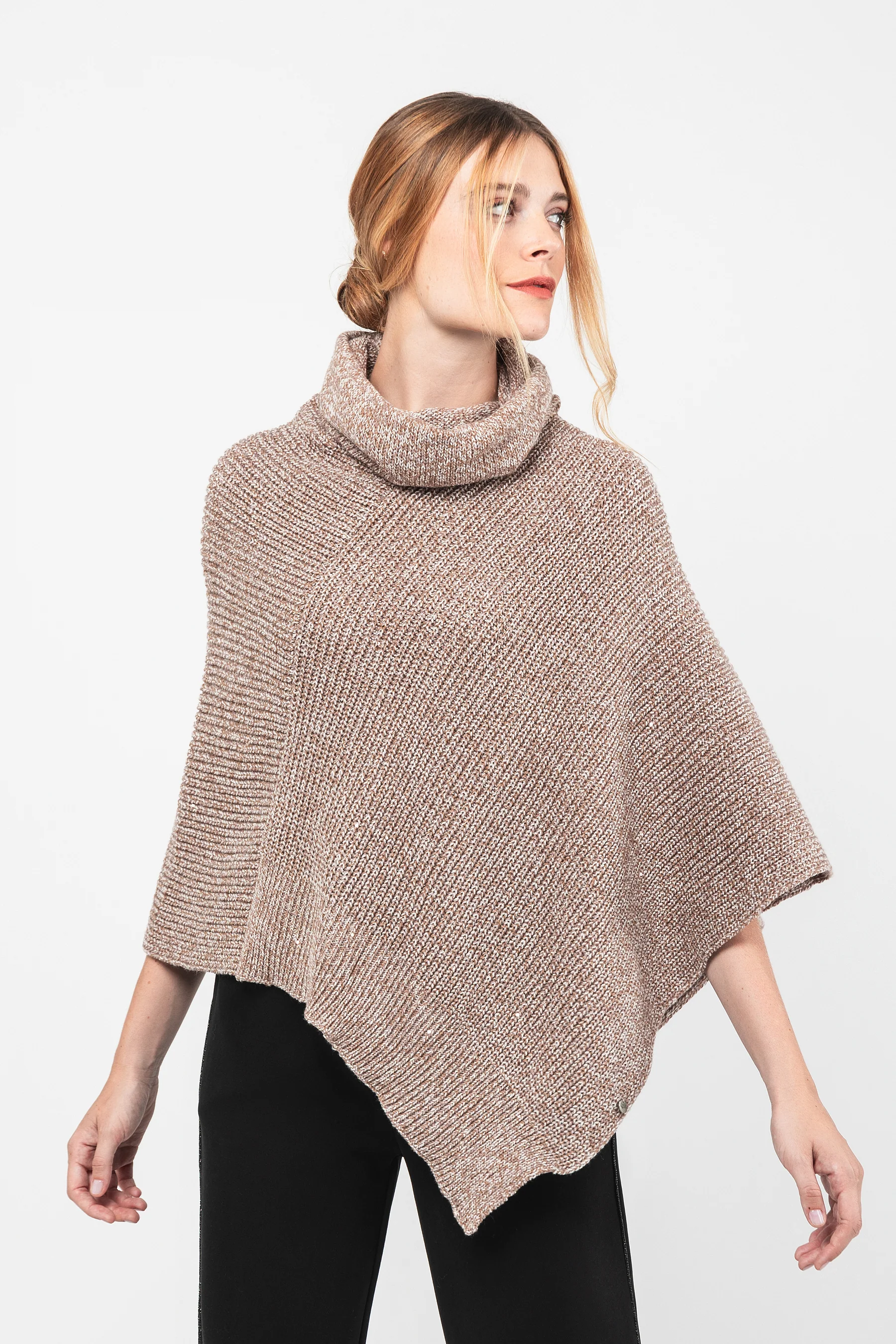 Poncho à col montant beige