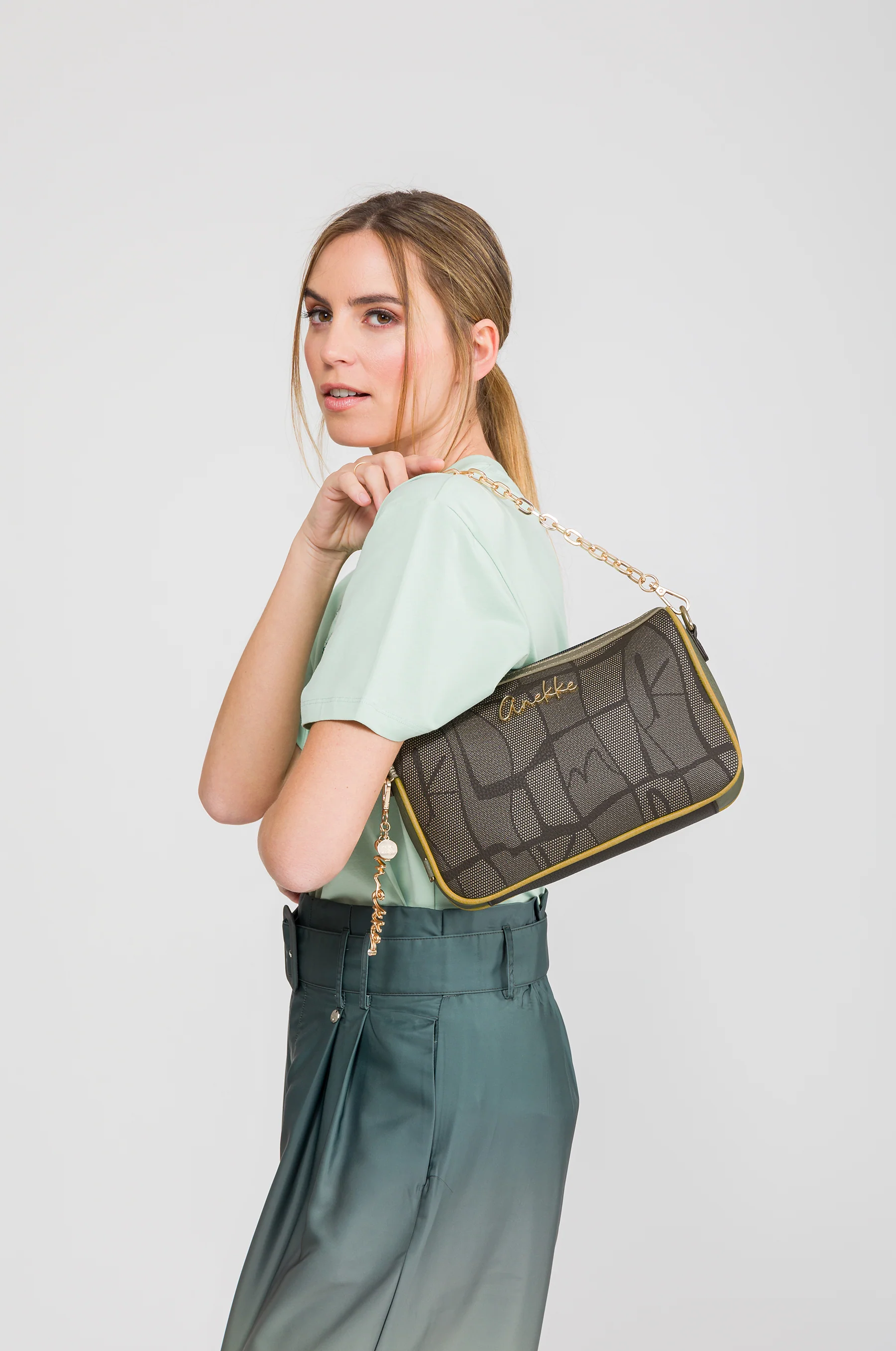 Sac à bandoulière Essentials marron - Image 6