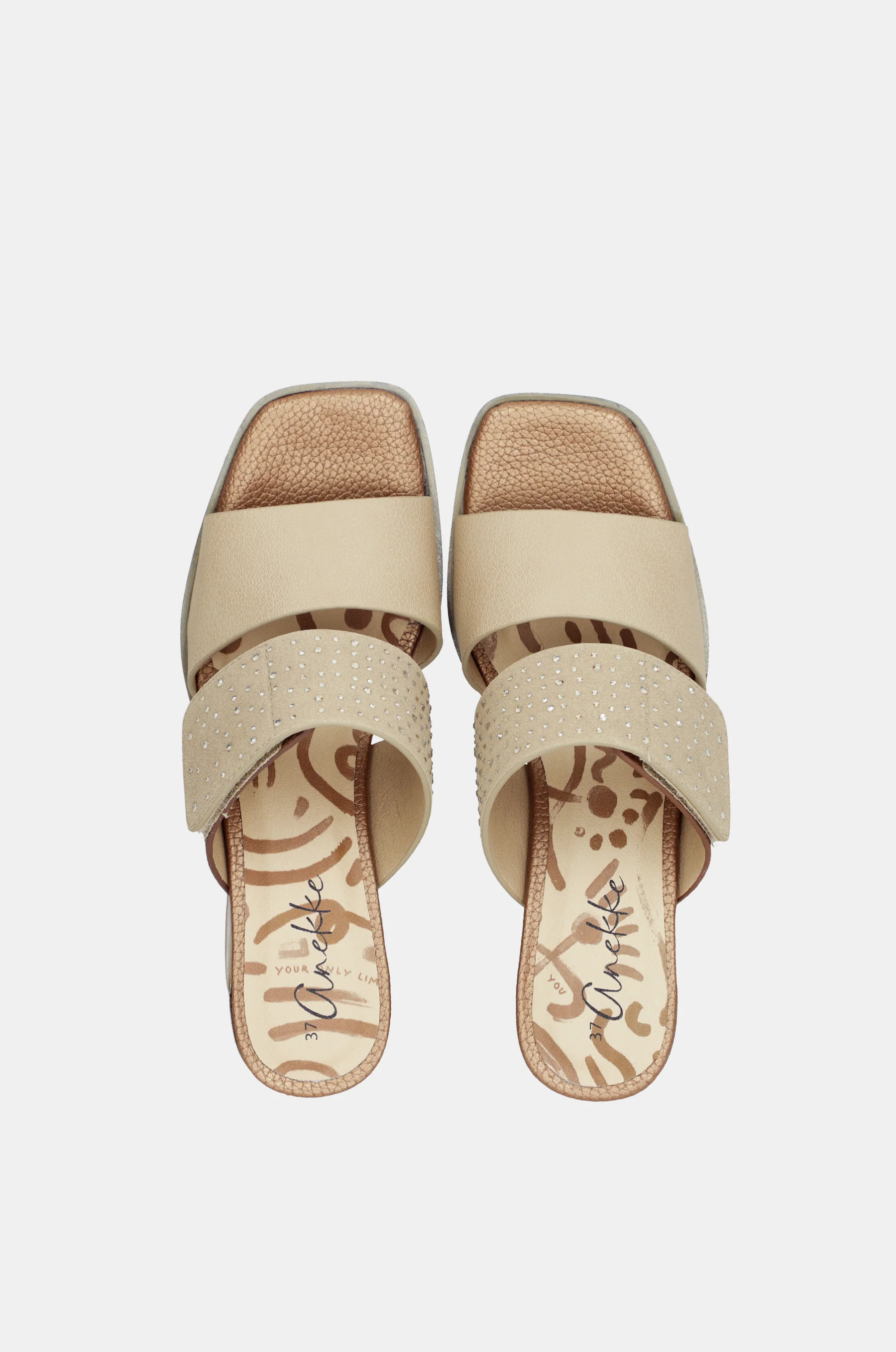 Sandales à talon beige avec strass - Image 8