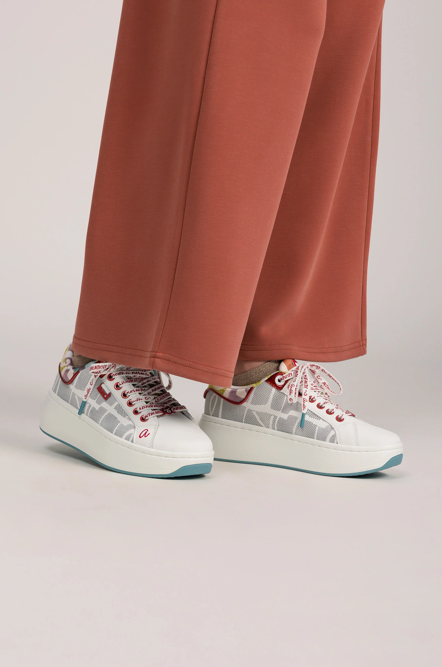 Sneakers blancs Amphora - Image 2