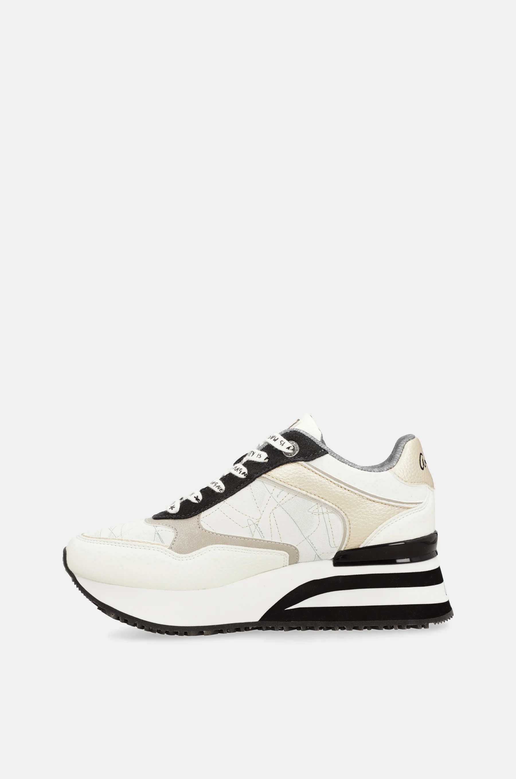 Sneakers blancs avec détails noirs - Image 7