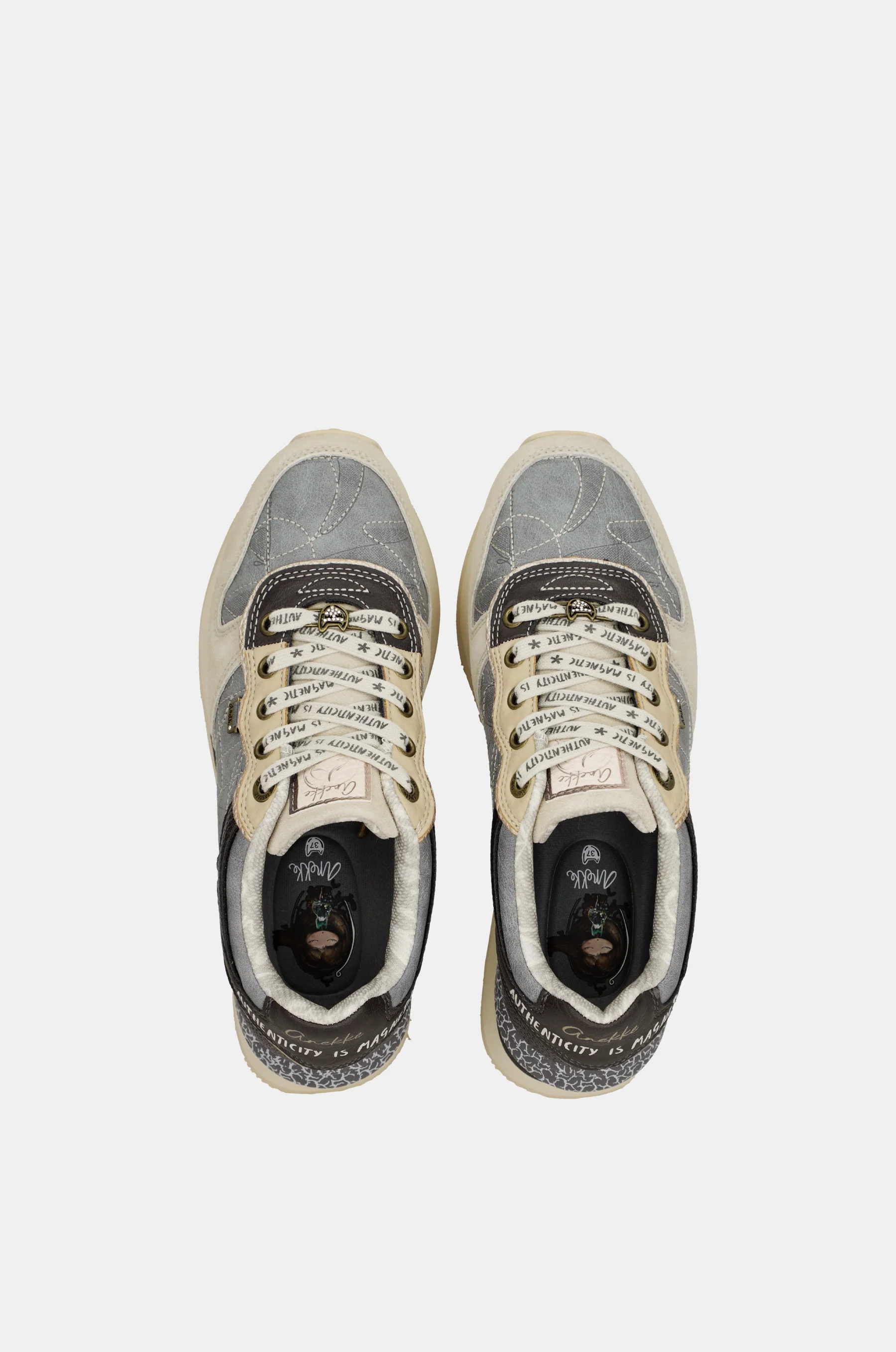 Sneakers bleus et beige - Image 9