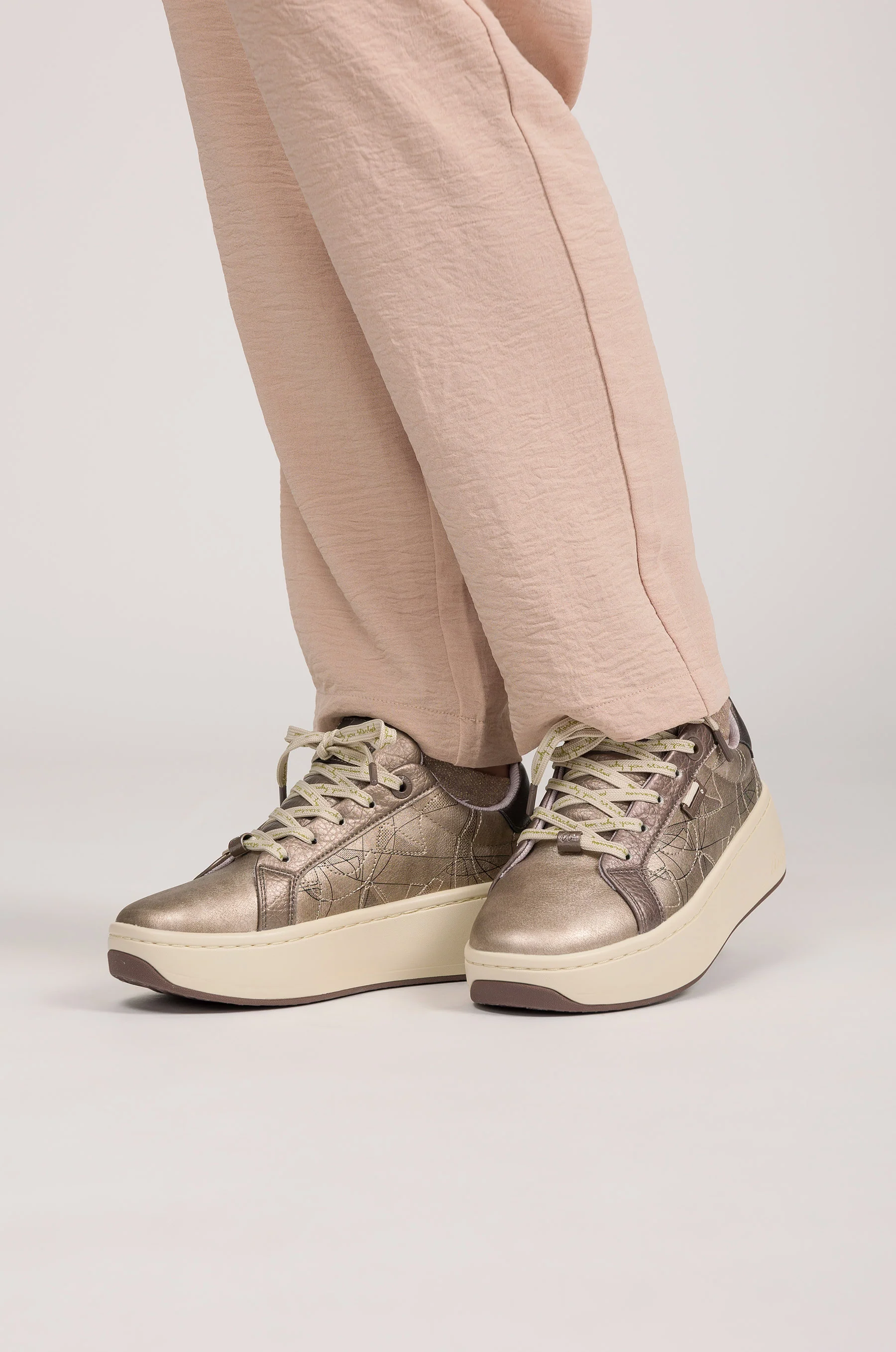 Sneakers cuivrés - Image 2