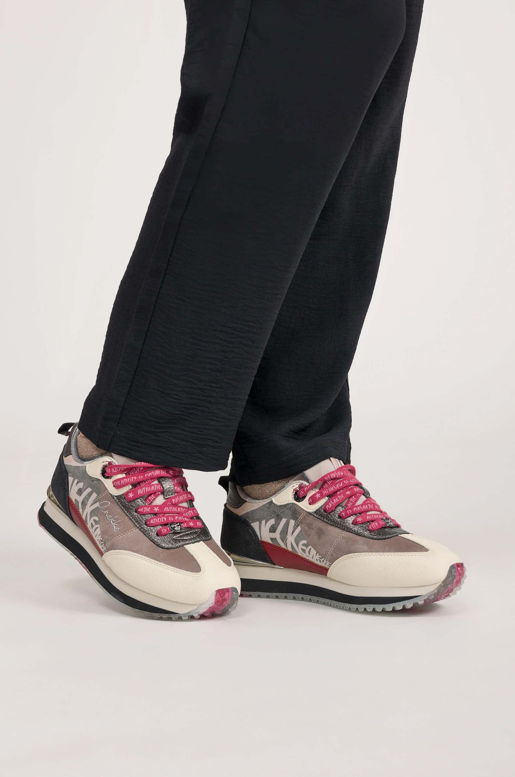 Sneakers roses et blancs - Image 4