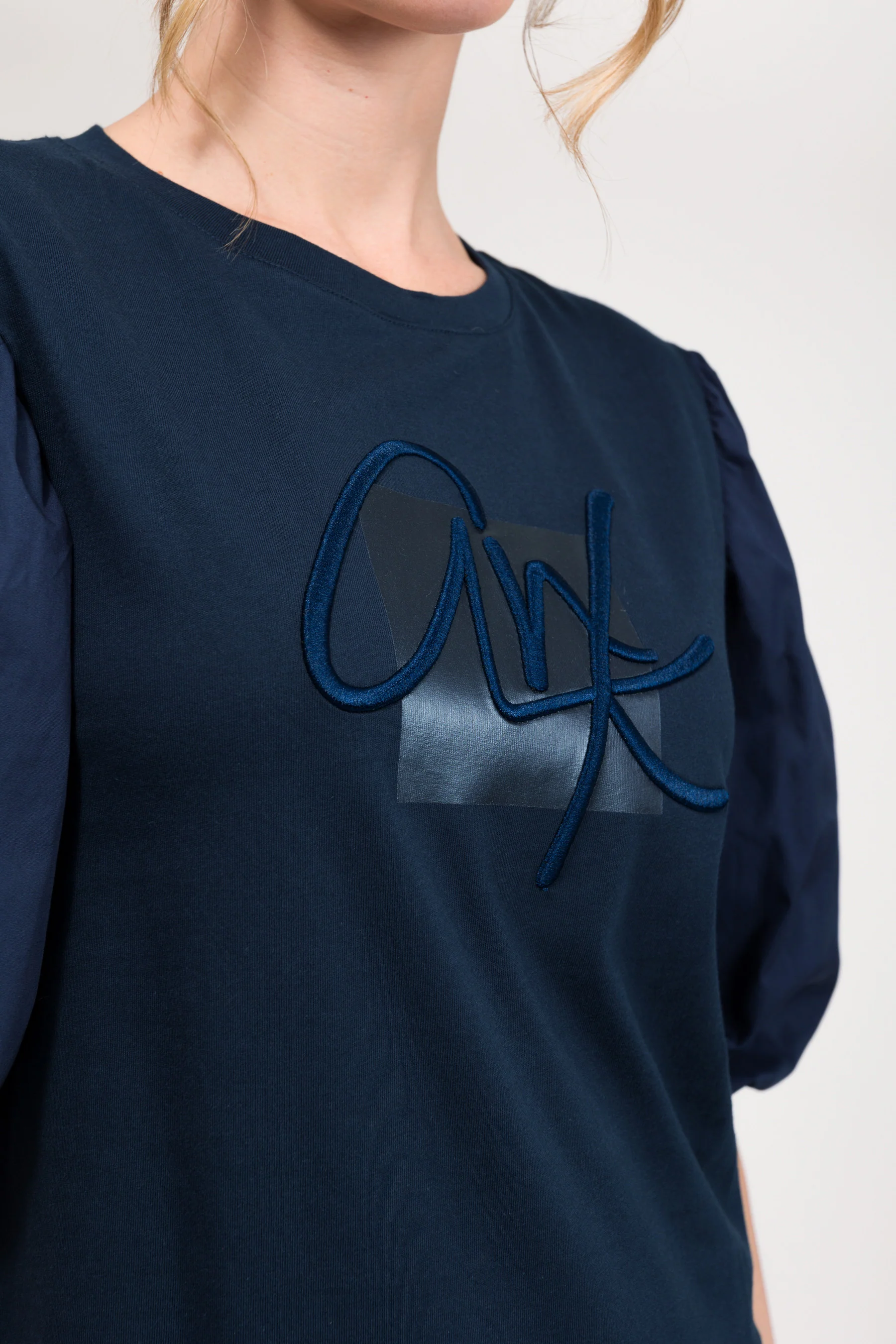 T-shirt à manches bouffantes bleu marine - Image 5