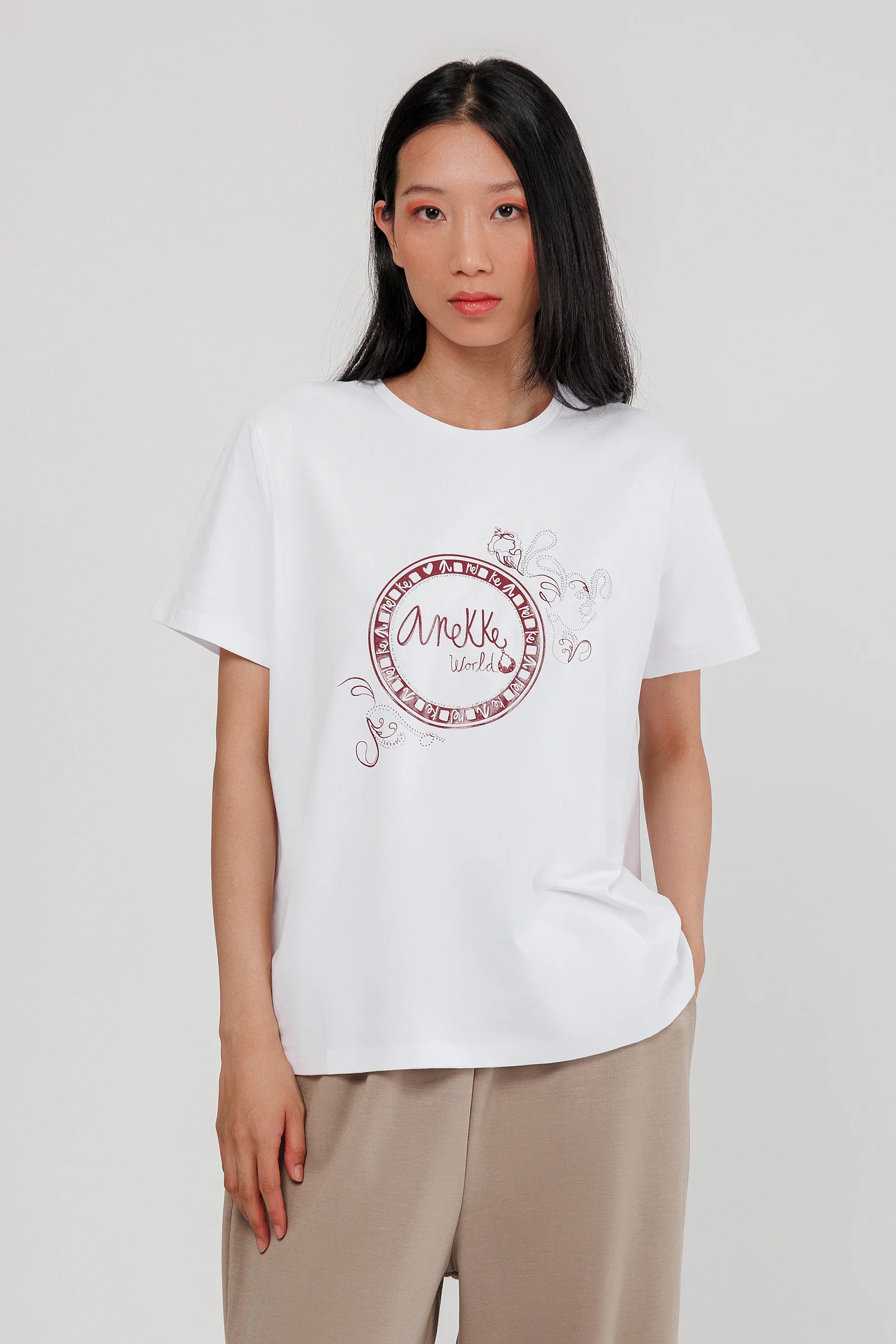 T-shirt à manches courtes blanc et application argentée