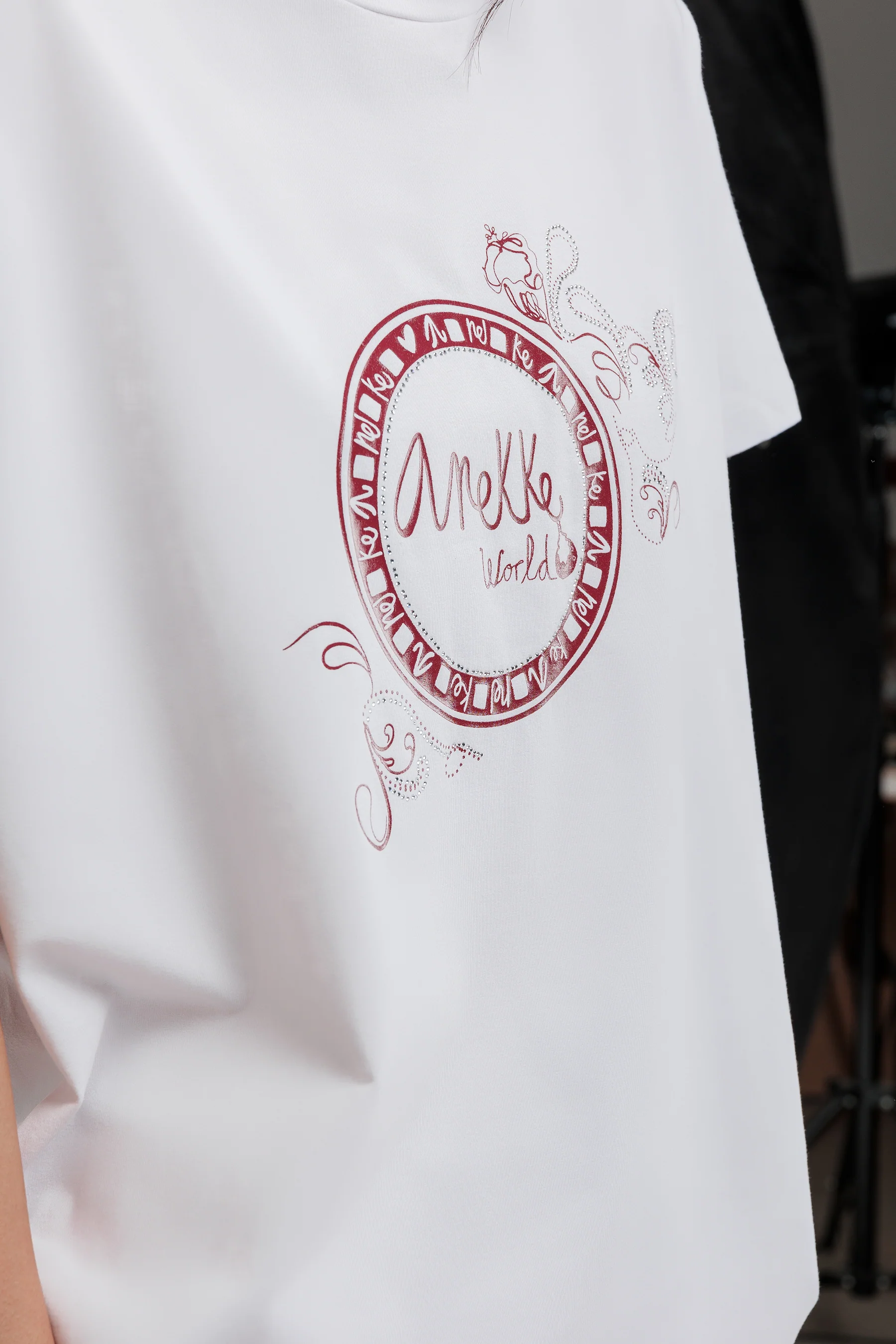 T-shirt à manches courtes blanc et application argentée - Image 3