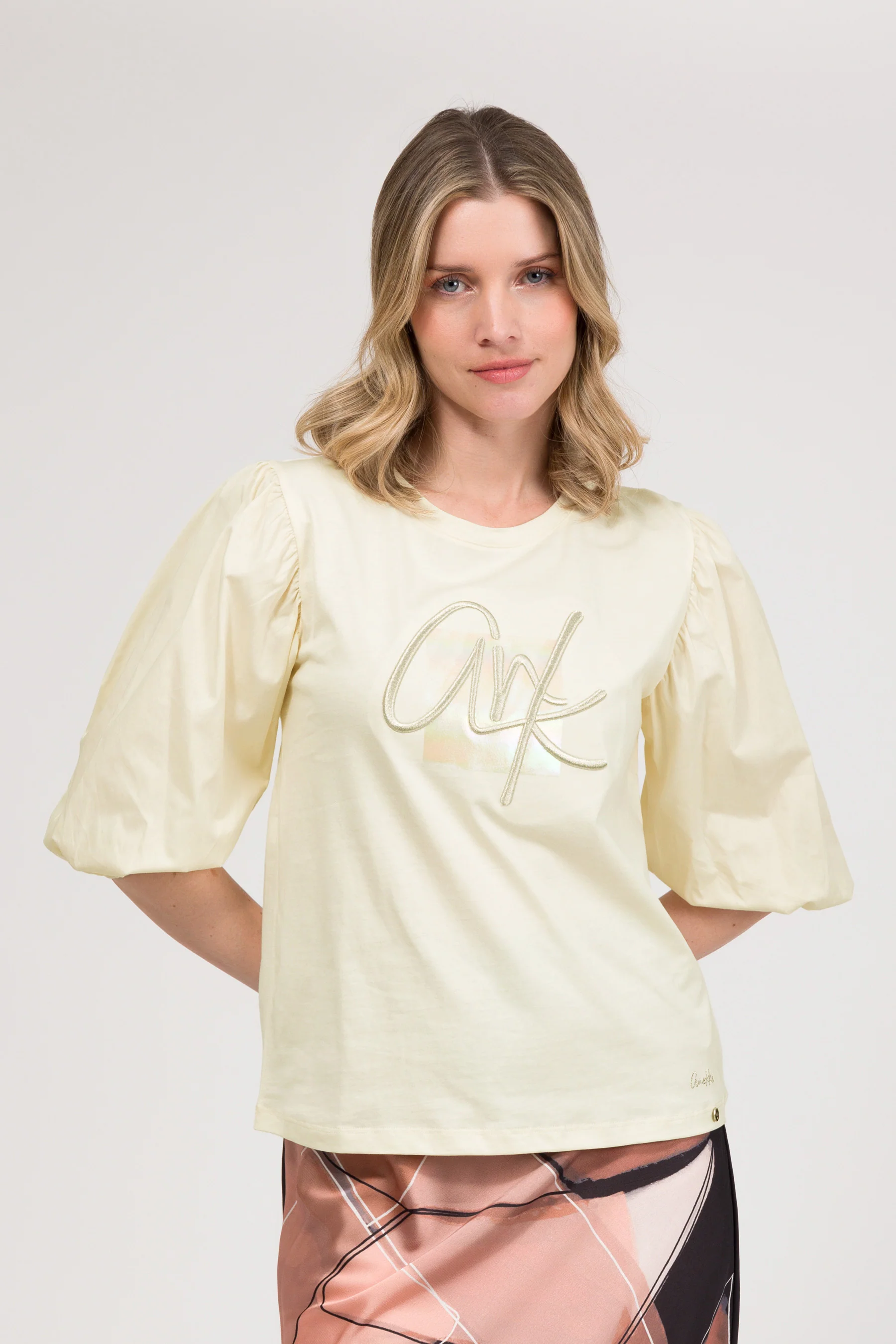 T-shirt beige à manches bouffantes - Image 2