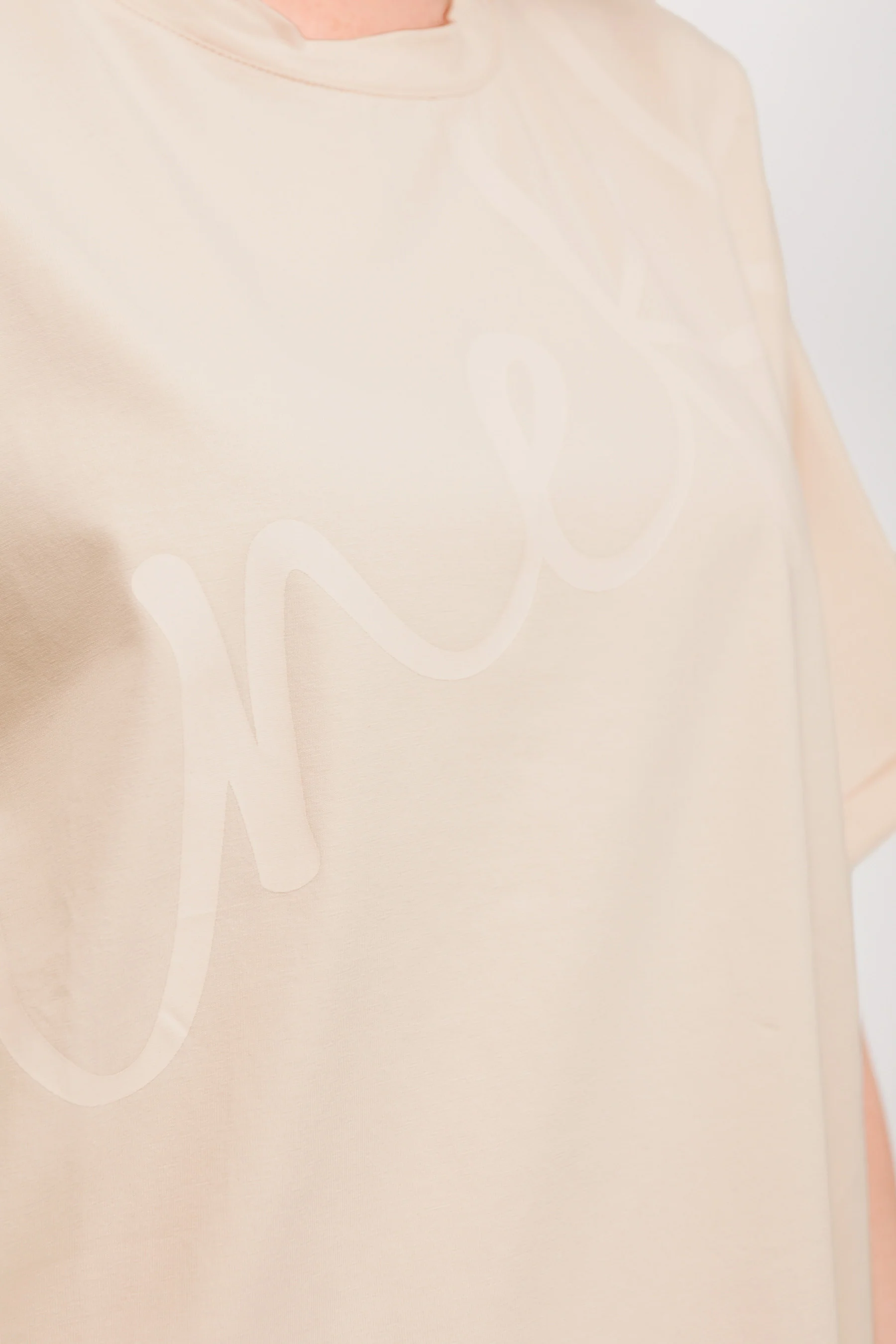 T-shirt beige à manches courtes avec imprimé - Image 5