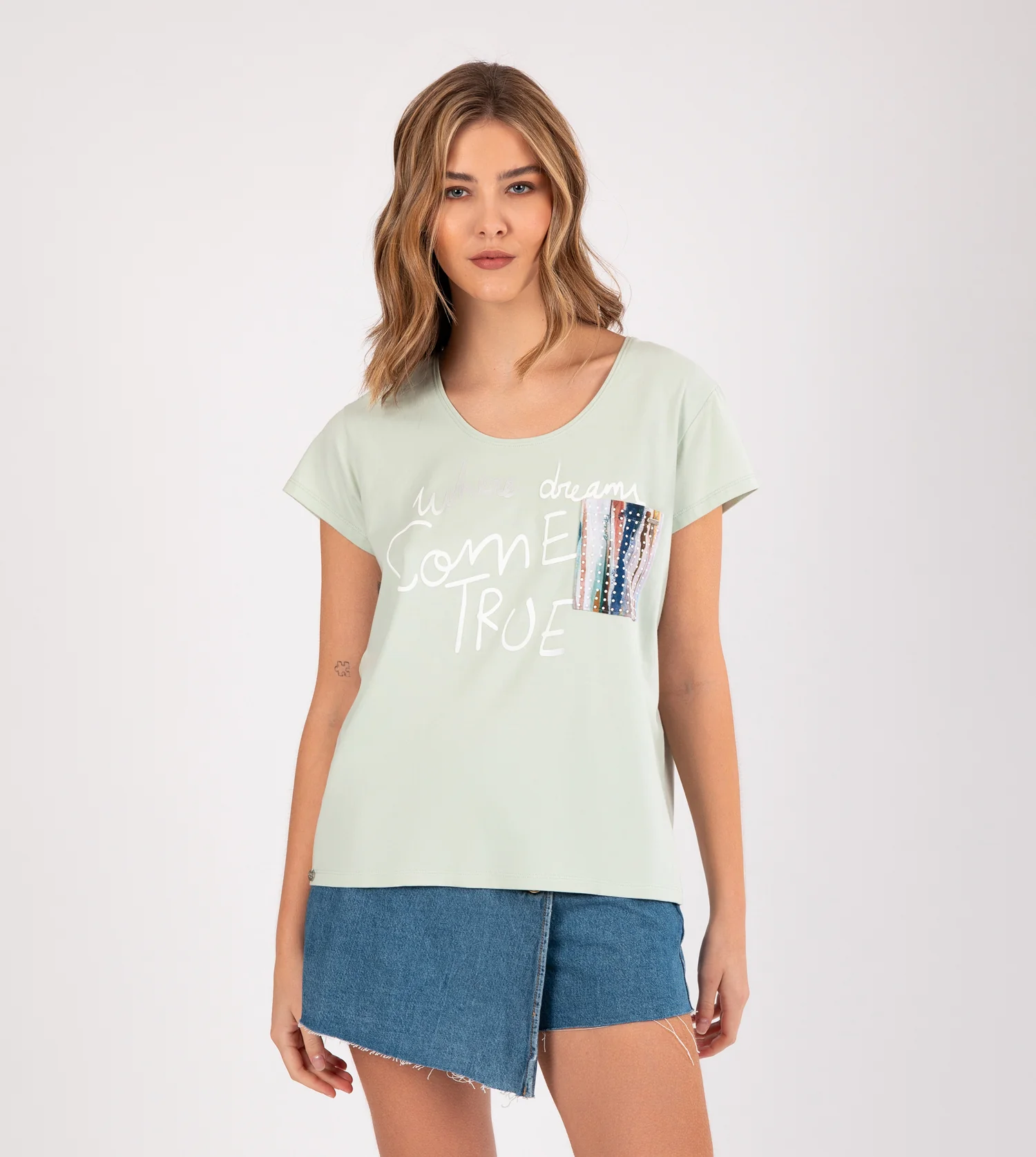 T-shirt vert studio - Image 2