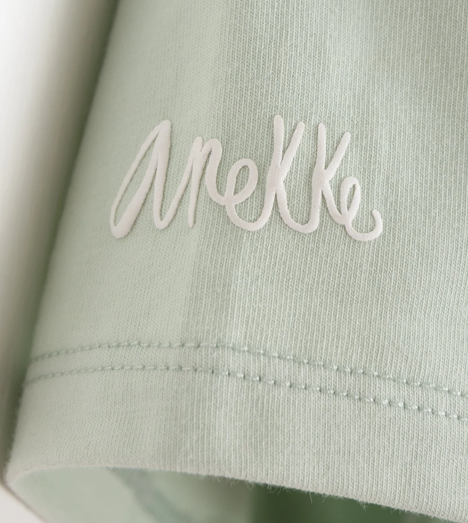 T-shirt vert studio - Image 5